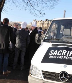 Réglementation  La sacrifiés reçus à Matignon