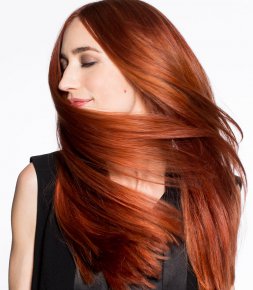 Marques et fournisseurs Lizzy Jagger, nouvelle muse de Redken