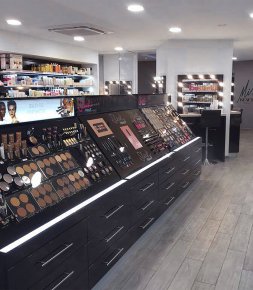 Coiffeurs/Franchises Mix Beauty investit Paris