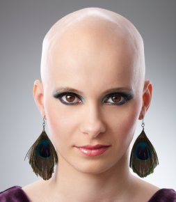 Engagement Generik : des perruques pour les femmes atteintes du cancer