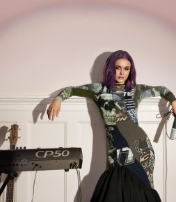 Culture/ Mode  Maria Nila joue le fun avec Zara Larsson