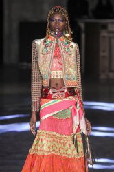 DÉFILÉS Manish Arora